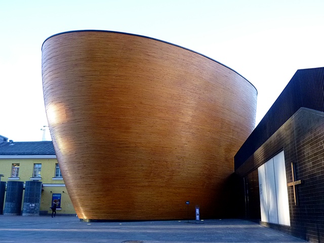 ヘルシンキの木の教会と色々なデザインたち