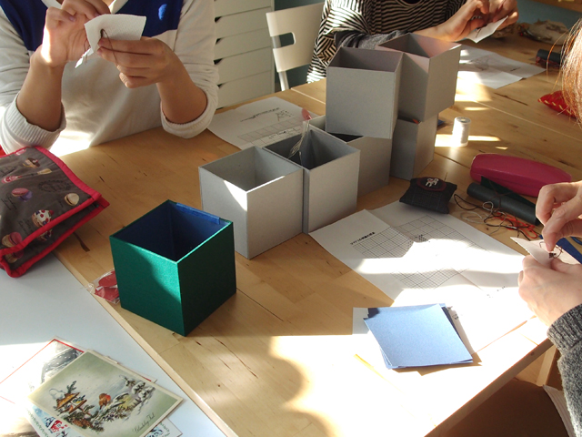 デンマークの工芸エスカでコマドリの小箱を作りました